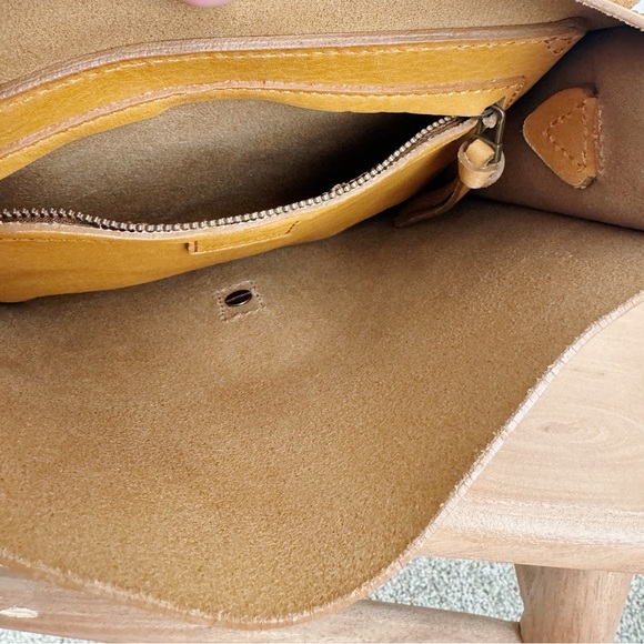 Madewell Brisbane Crossbody Bag - Picture 14 of 14